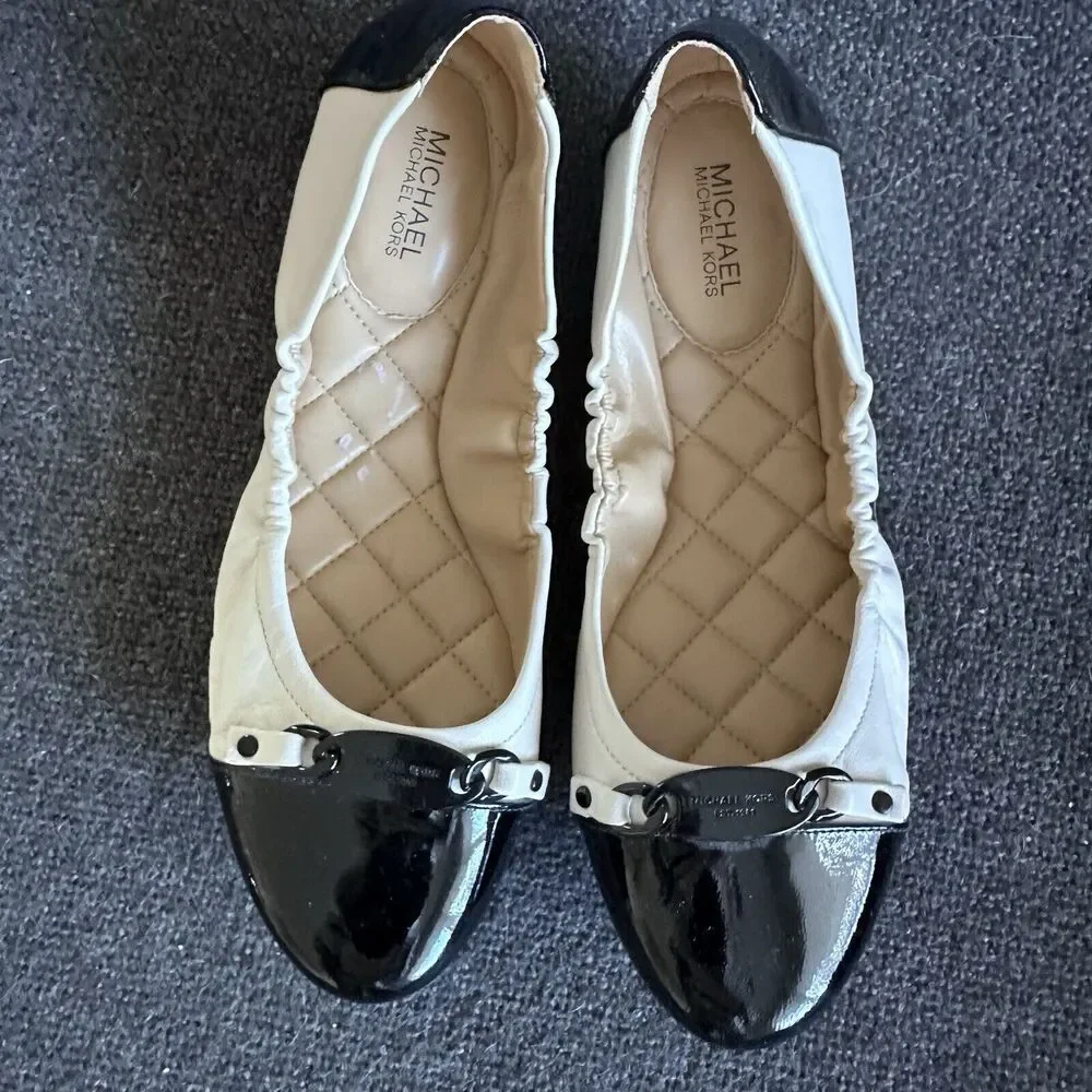 Michael Kors Women's City Ballet Leather/Patent Nude Black Flats‎ Size 6M